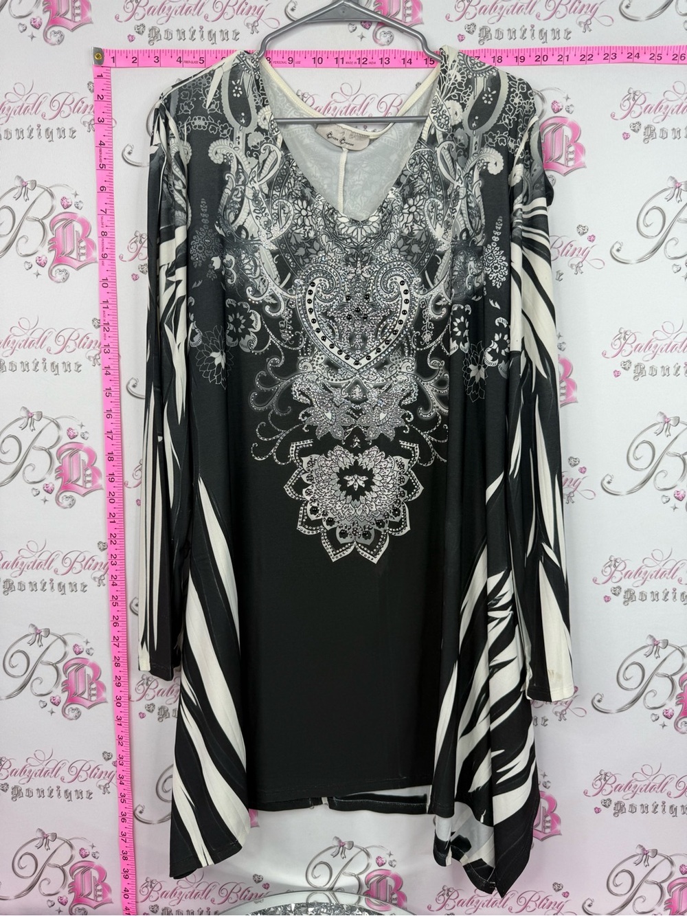 Cover charge dress or long top Black & White Embellished V-Neck Mini Dress